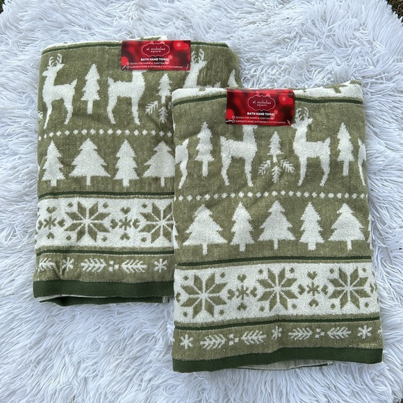 St. Nicholas Square Set of 2 Green and White Fair Isle Deer Bath Hand Towels NEW - Picture 1 of 10